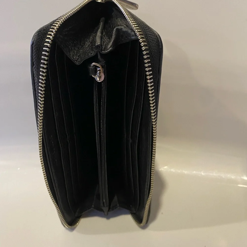 Michael Kors Large Black Zipper Wallet